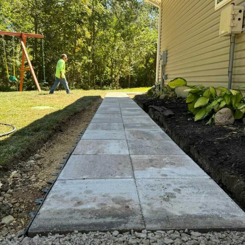 Specialist Landscaping & Lawn Care in Columbus, OH-6 BROTHERS LAWNCARE & HARDSCAPES LLC (10)