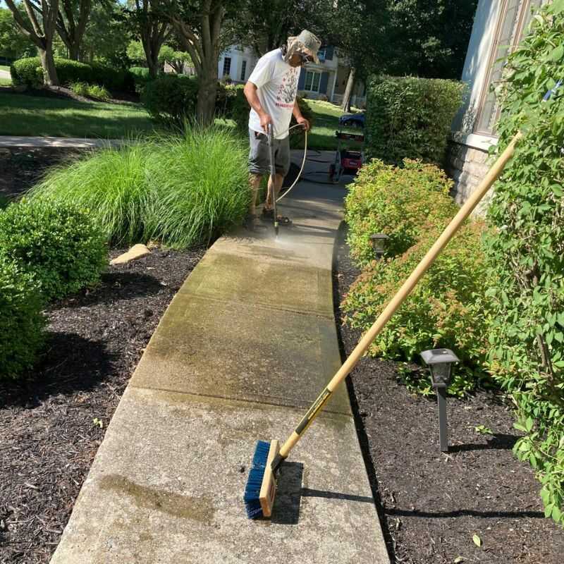 Specialist Landscaping & Lawn Care in Columbus, OH-6 BROTHERS LAWNCARE & HARDSCAPES LLC (25)