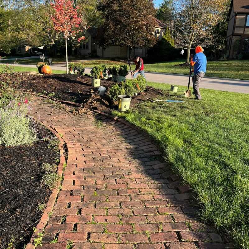 Specialist Landscaping & Lawn Care in Columbus, OH-6 BROTHERS LAWNCARE & HARDSCAPES LLC (38)